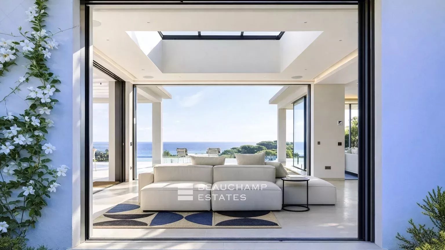 Propriété exceptionnelle contemporaine au coeur d'un domaine privé