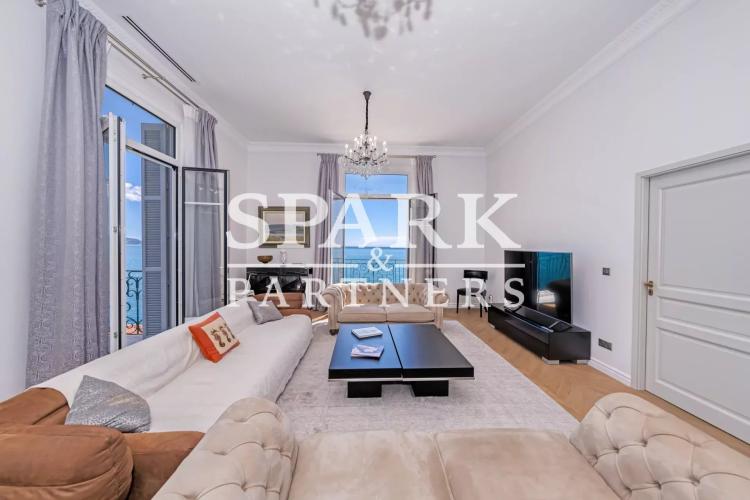Sublime appartement 4 pièces vue imprenable sur la mer