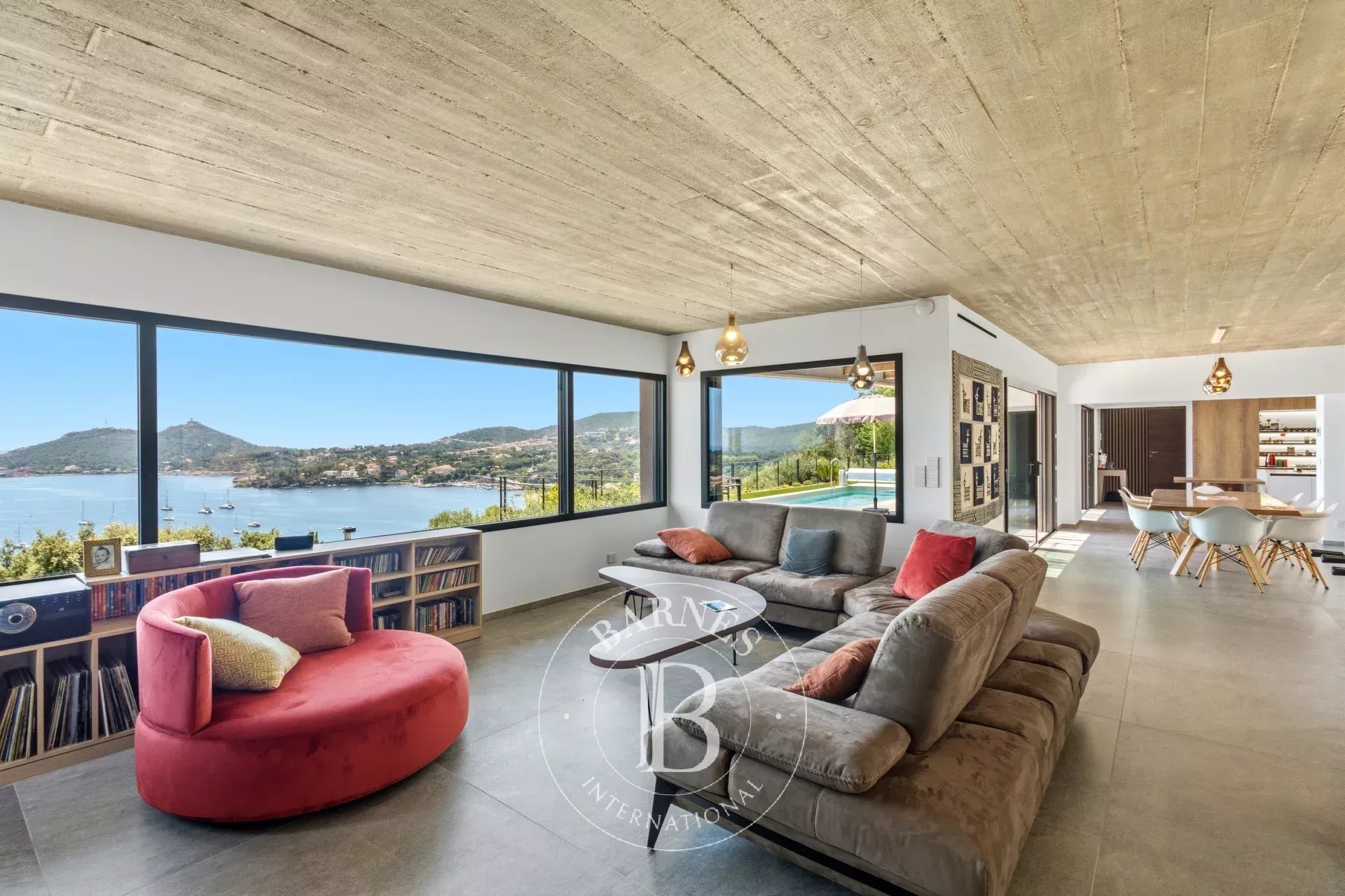 SAINT-RAPHAËL - VILLA CONTEMPORAINE - VUE MER PANORAMIQUE