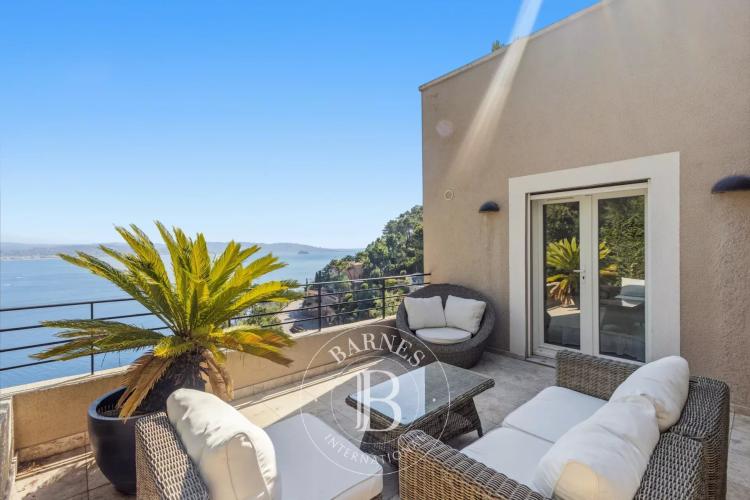 MAGNIFIQUE VILLA THEOULE SUR MER