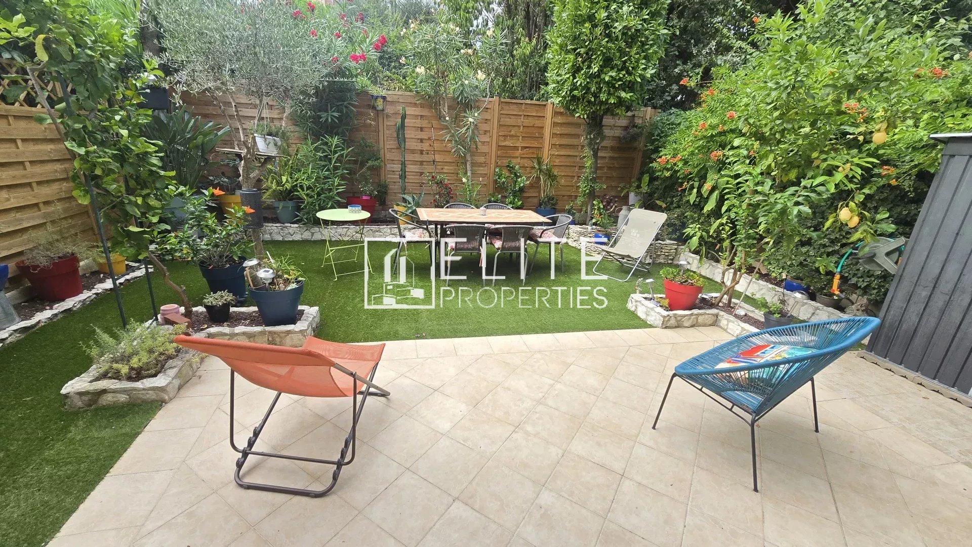 MAISON 6 PIÈCES + GARAGE ET PARKING – LE CANNET