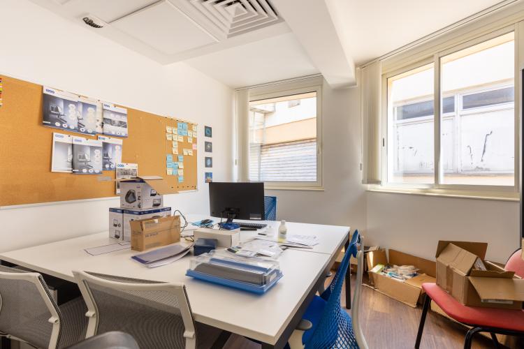 MAGNIFIQUE BUREAUX EN DUPLEX AVEC VUE MER