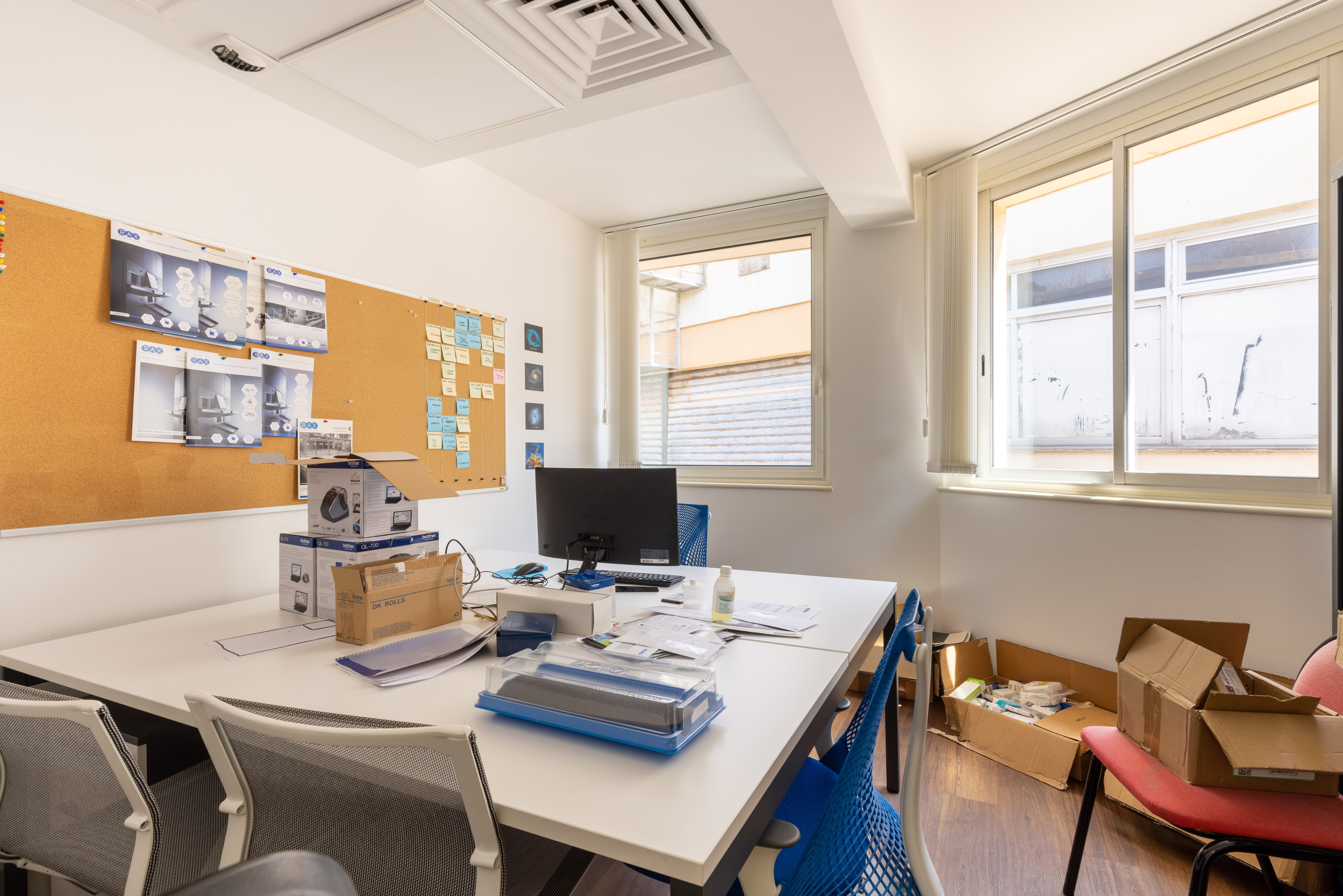 MAGNIFIQUE BUREAUX EN DUPLEX AVEC VUE MER
