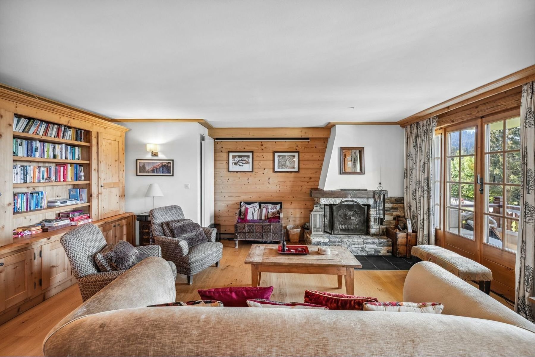 Le Granit : Appartement Rénové De 4 Chambres Au Domaine De La Résidence