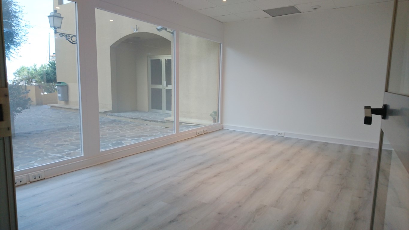 Bureau rénové en plein coeur de Fontvieille