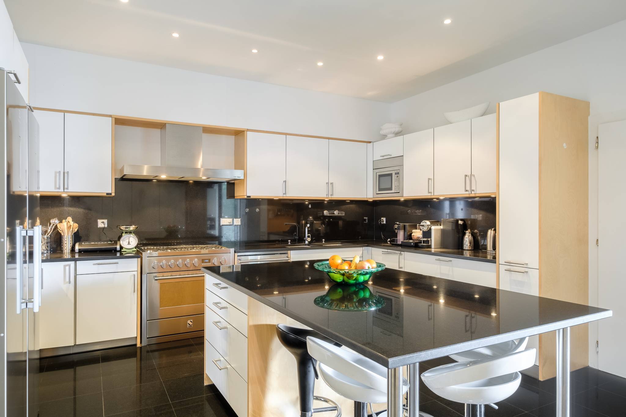 Magnifique appartement avec terrasse surplombant le lac