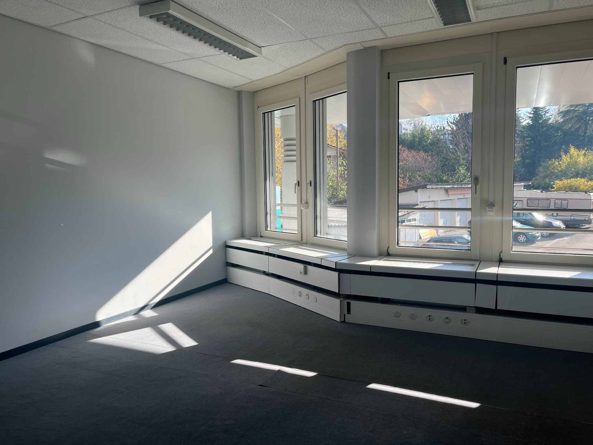 Bureaux 480m2 lumineux à proximité de l'aéroport et de la Place des Nations 