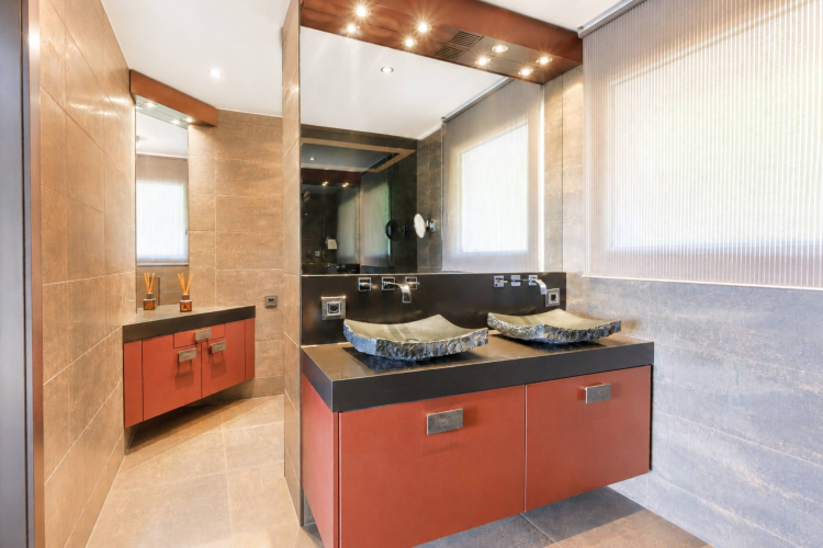 Magnifique attique en duplex avec vue imprenable sur le lac 