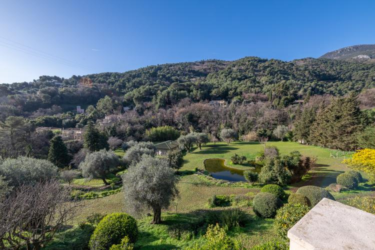 VILLA EXCEPTIONNELLE PROCHE DE MONACO