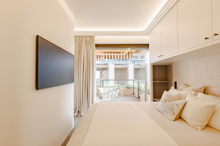 MAGNIFIQUE APPARTEMENT RENOVE AVEC VUE MER
