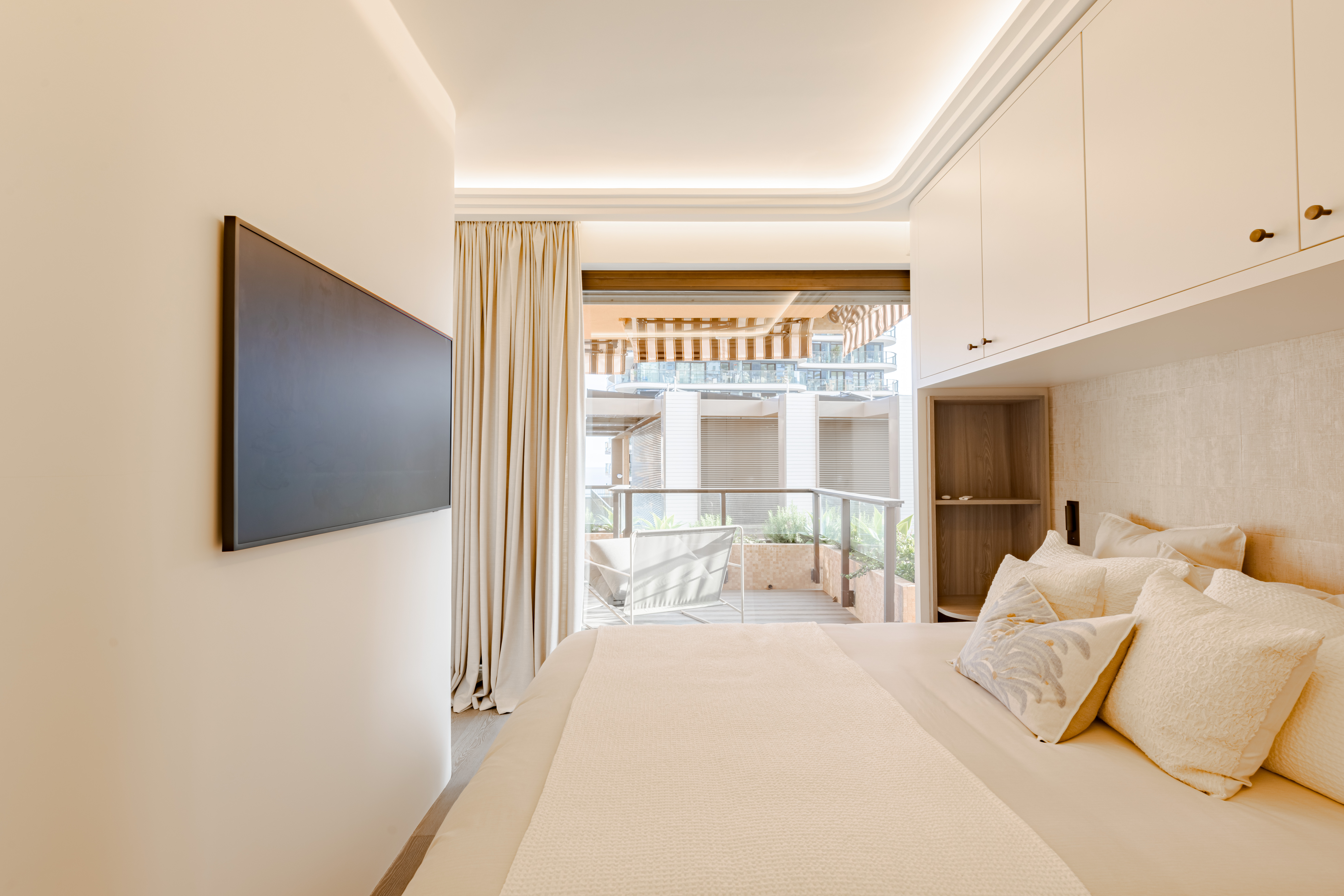 MAGNIFIQUE APPARTEMENT RENOVE AVEC VUE MER