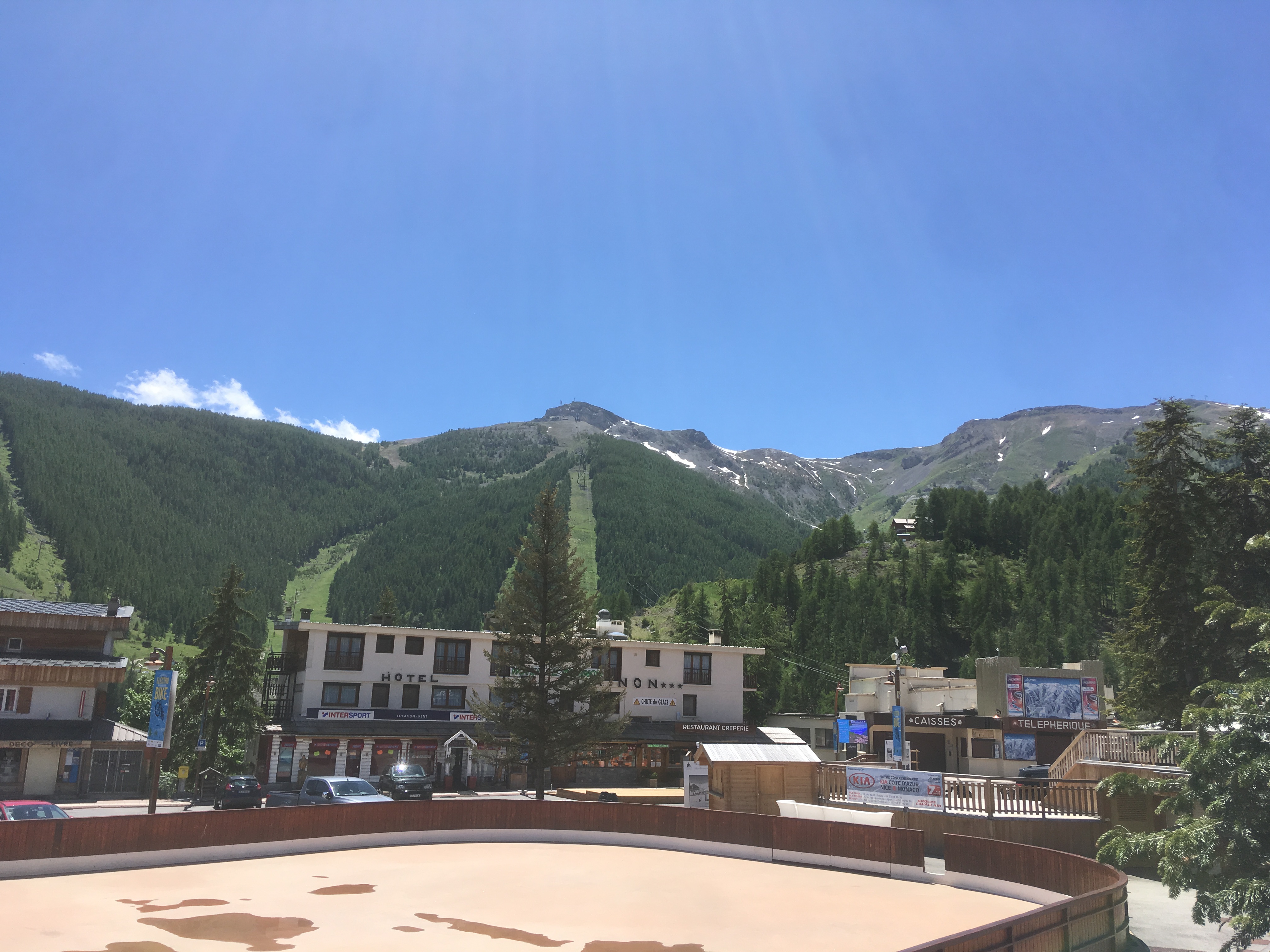 AURON - MURS COMMERCIAUX RESTAURANT