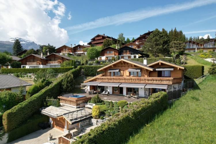 Magnifique chalet avec vue panoramique sur la plaine du Rhône et les Alpes