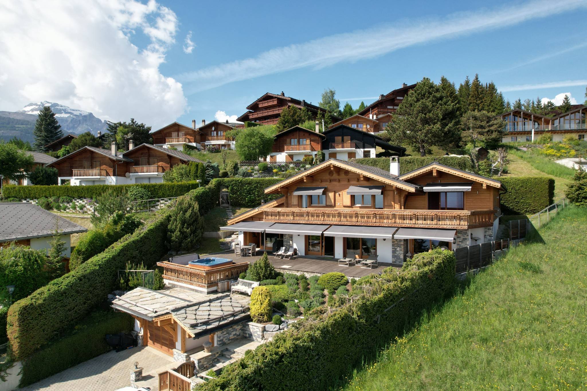 Magnifique chalet avec vue panoramique sur la plaine du Rhône et les Alpes