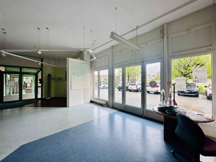 INDUSTRIE, BUREAUX - 700 m2 - Bussigny-près-Lausanne