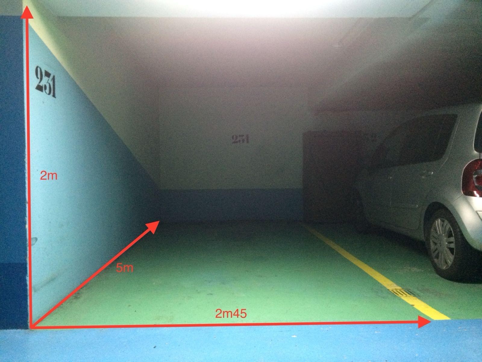 FONTVIEILLE - PARKING - LE GRAND LARGE