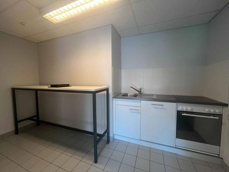 Bureaux de 240m2 lumineux à proximité de l'aéroport et de la Place des Nations 