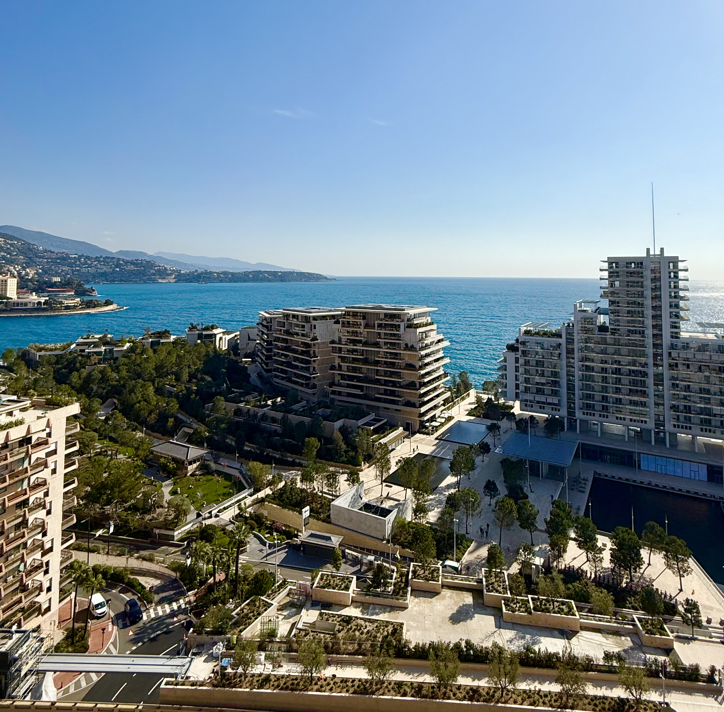 MIRABEAU : Rare appartement de 3 chambres à coucher et belle vue panoramique