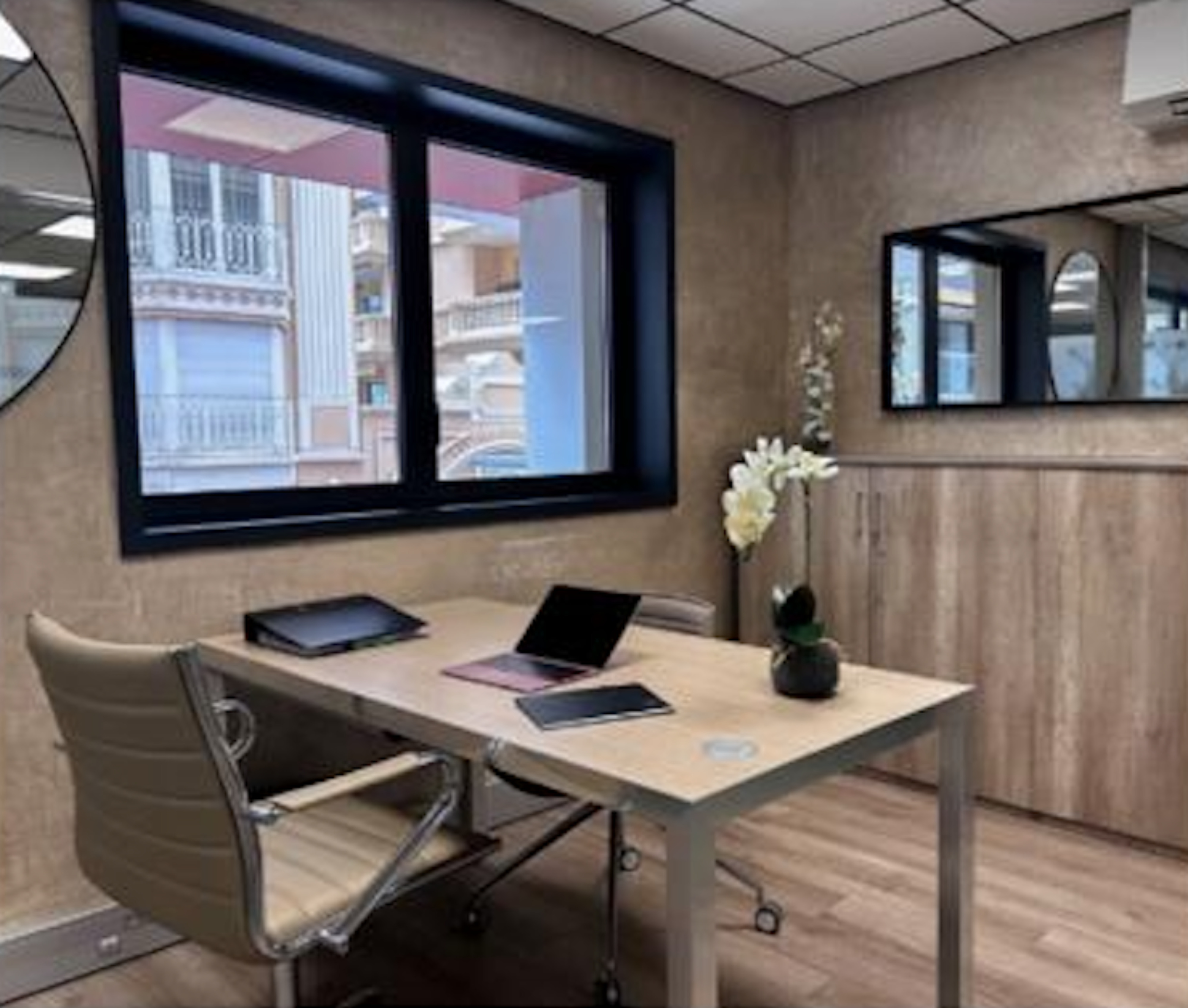 SAINT ROMAN : bureau de 9 m2 à louer