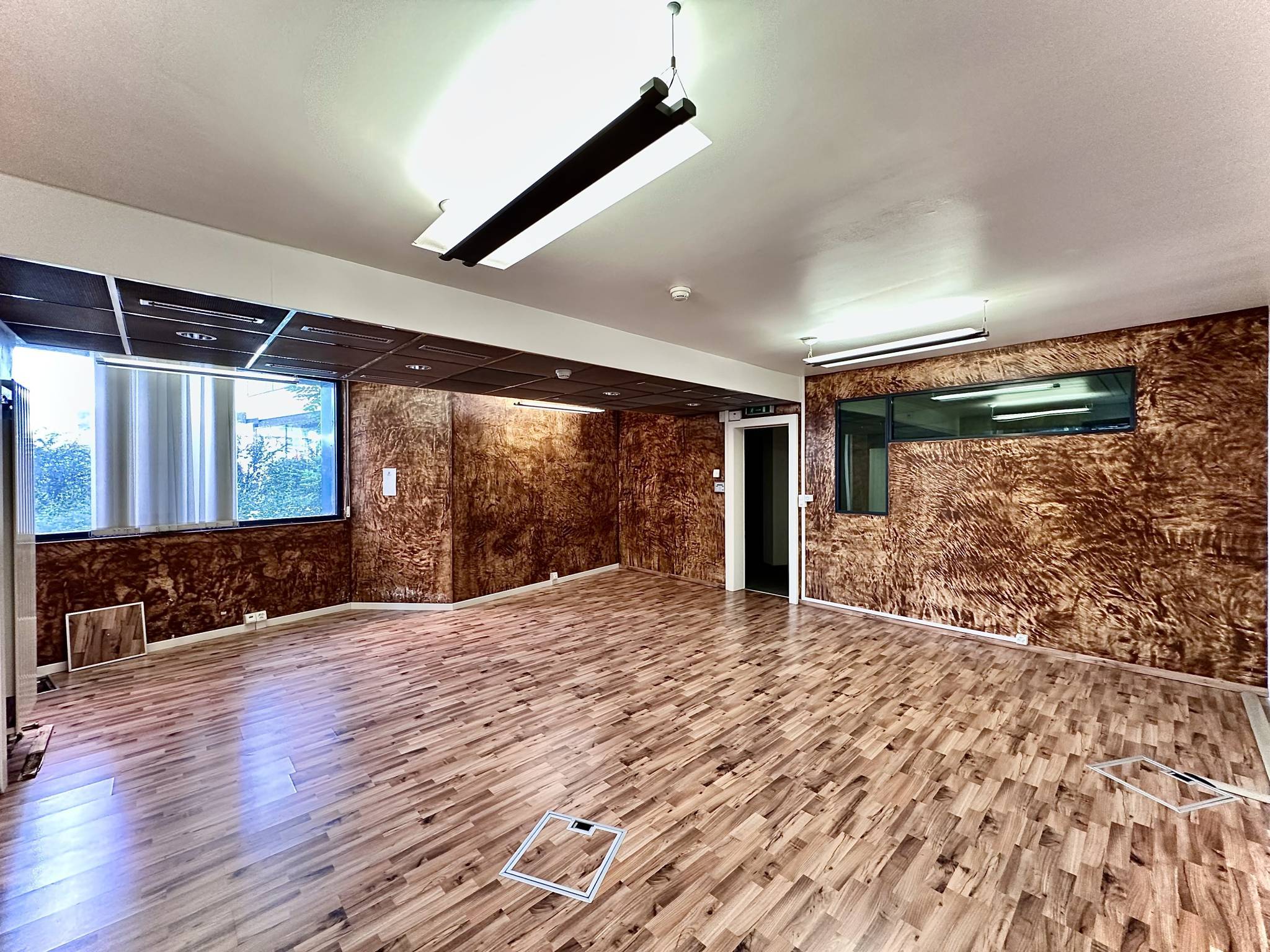 Local commercial de 180 m2 à louer à la Chaux-de-Fonds