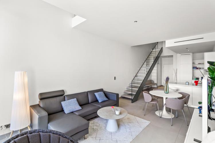 Stella: 2 Pièces avec Parking et Vue sur le Port Hercule dans Immeuble Récent