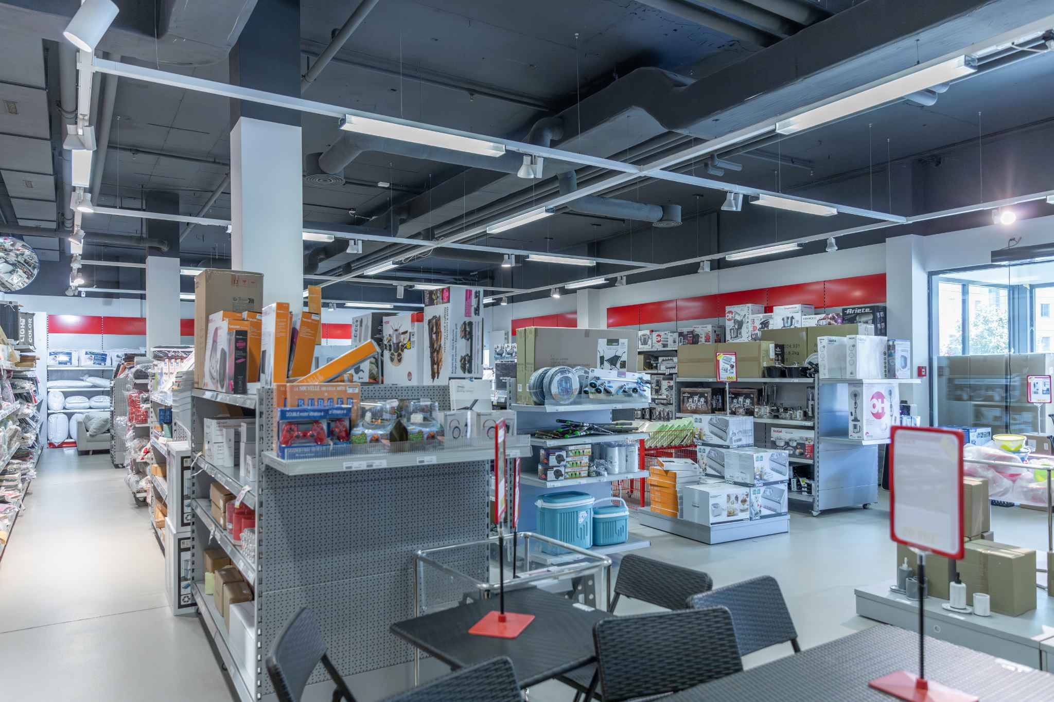 RARE ! Entrepôt logistique de 1'500 m² au centre de Genève