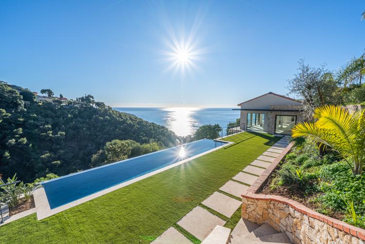 ROQUEBRUNE CAP MARTIN - NOUVELLE MAISON - 5P - VUE MER PANORAMIQUE