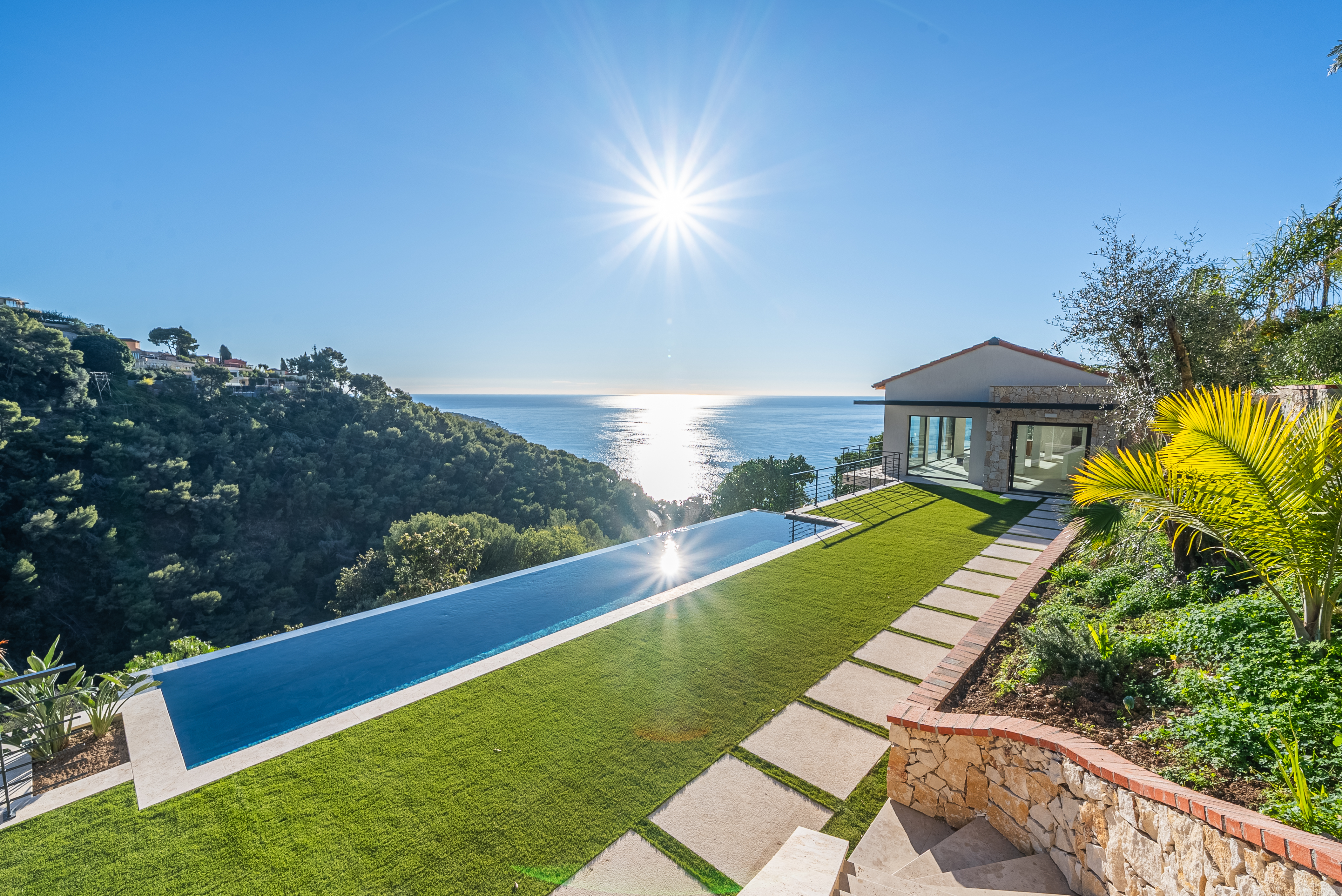 ROQUEBRUNE CAP MARTIN - NOUVELLE MAISON - 5P - VUE MER PANORAMIQUE