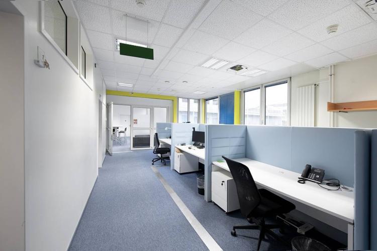 Locaux en zone FTI d'env 720m2 à Plan-les-Ouates