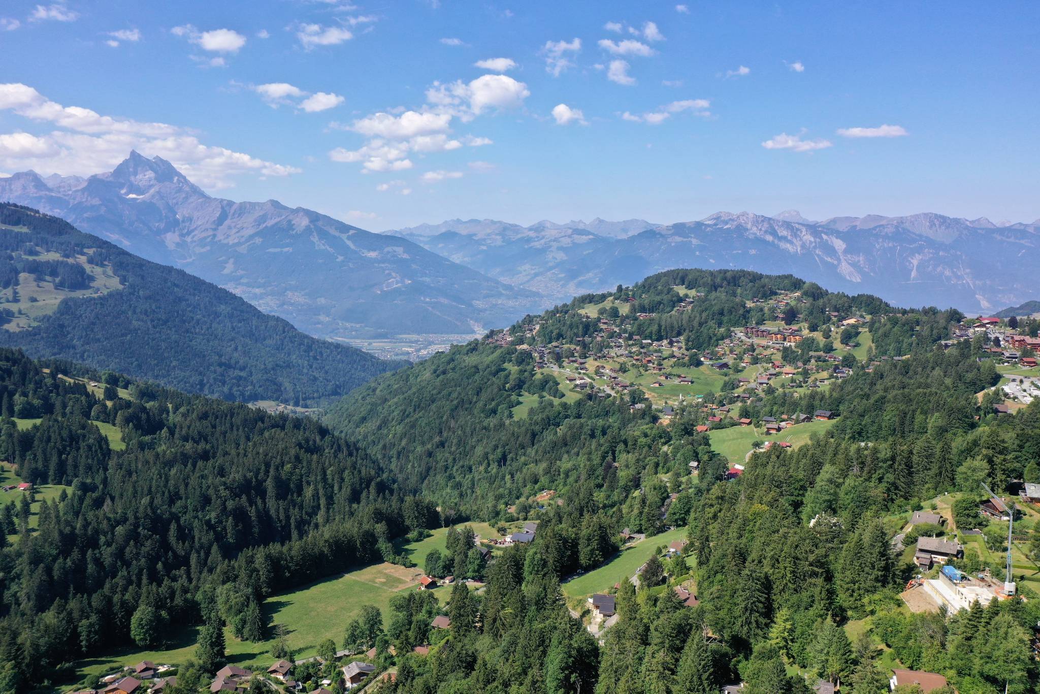 Somptueux chalet avec piscine et vue imprenable sur les Dents-du-Midi