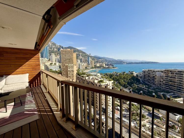 MIRABEAU : Rare appartement de 3 chambres à coucher et belle vue panoramique