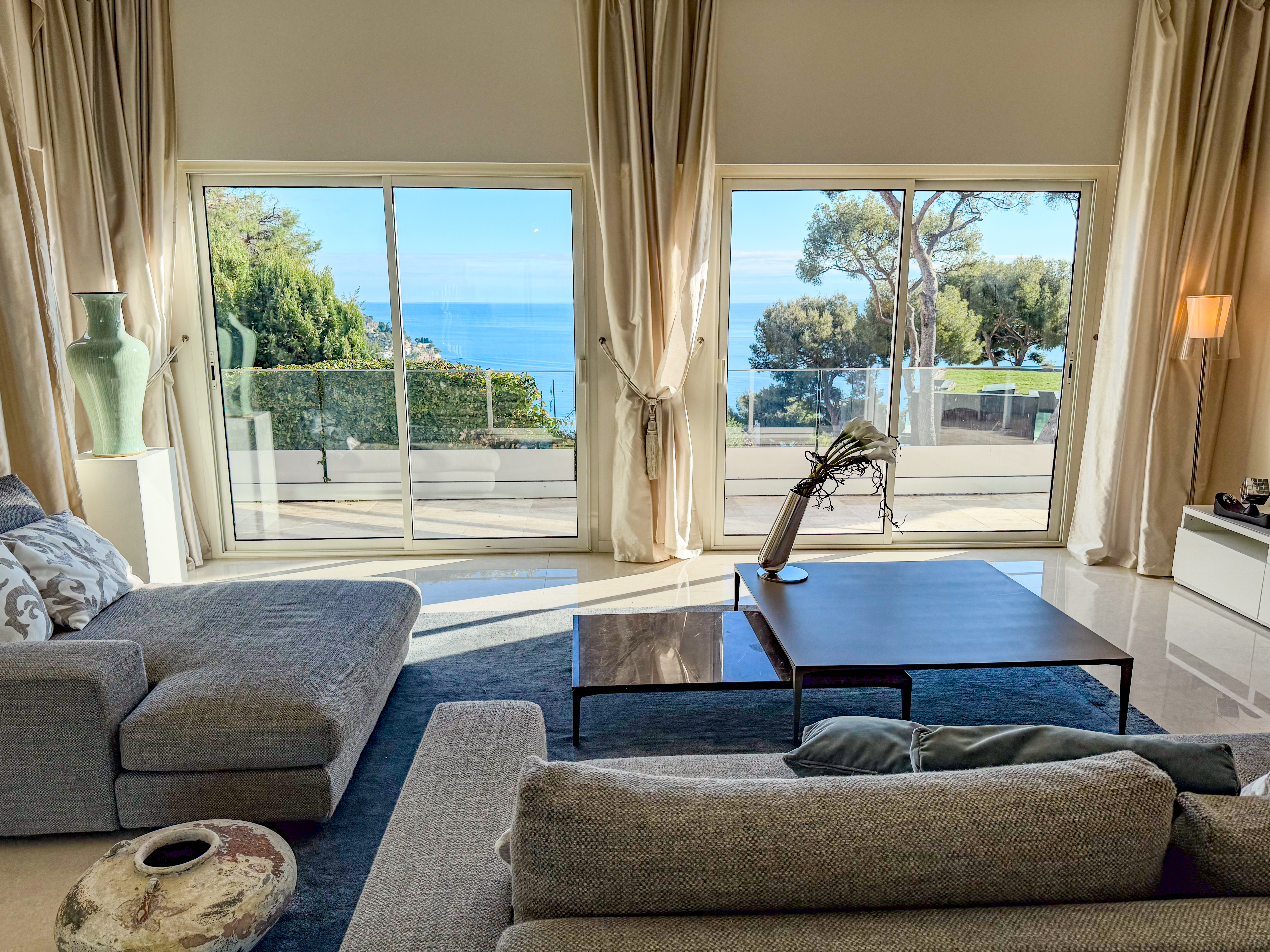 Èze Bord de Mer – Villa contemporaine aux lignes raffinées et panorama infini