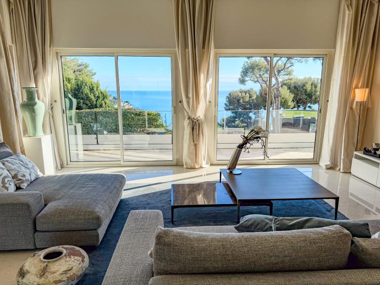 Èze Bord de Mer – Villa contemporaine aux lignes raffinées et panorama infini