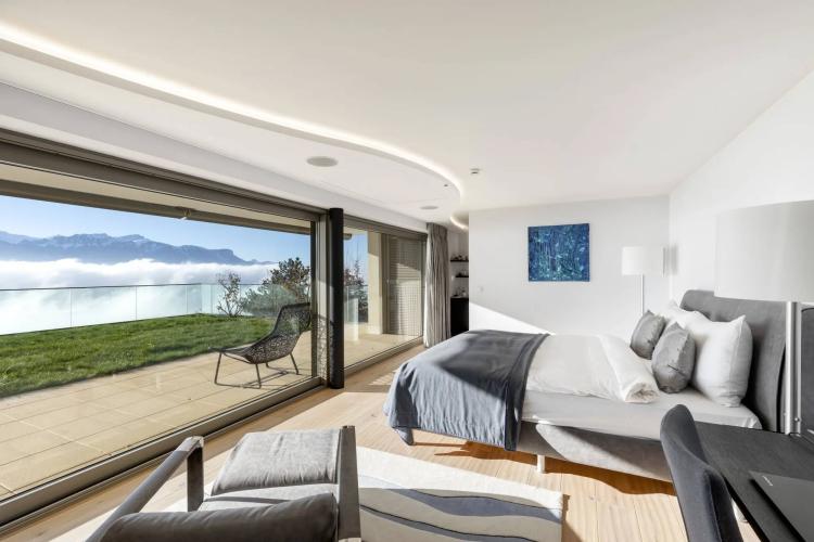 Somptueux Appartement De 6,5 Pièces Avec Vue Imprenable Sur Le Lac Et Les Montagnes