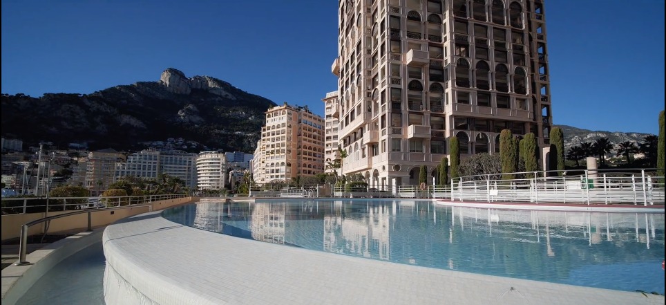 FONTVIEILLE - SPACIEUX BUREAUX AVEC 6 ESPACES DE TRAVAIL - LE SEASIDE PLAZA