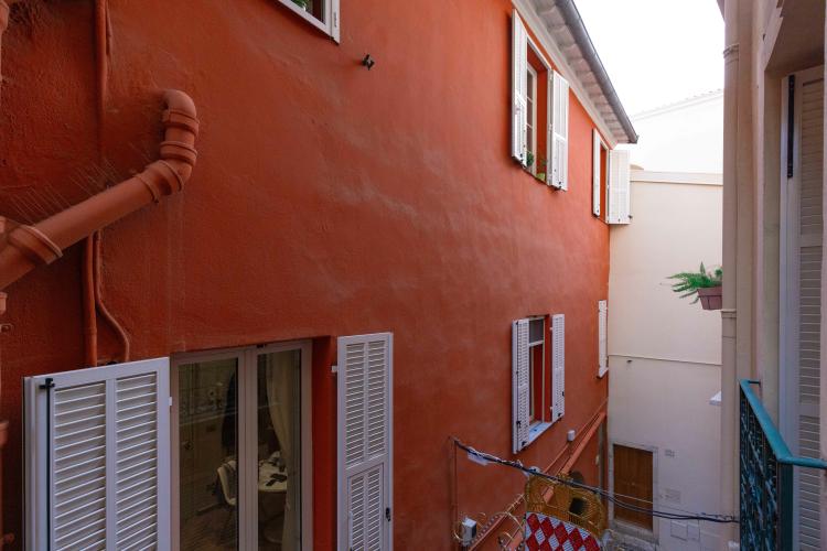 STUDIO - PIED A TERRE IDEAL
