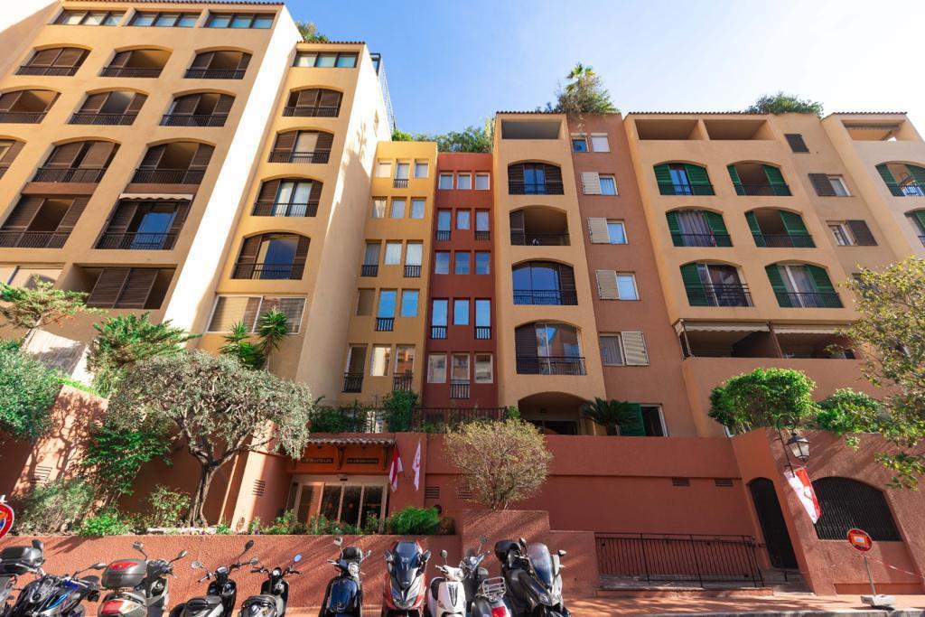 Fontvieille : 2 Pièces avec Vue sur le Port, Terrasse et Parking