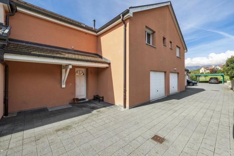 Opportunité Dans Une Villa Familiale Vernier Avec Jardin Et Volumes Généreux