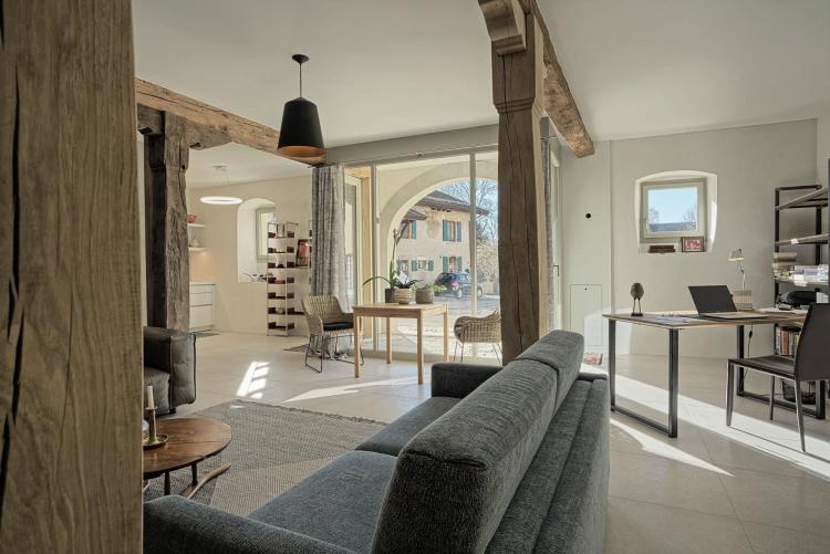 Immeuble historique entièrement rénové comprenant 3 appartements