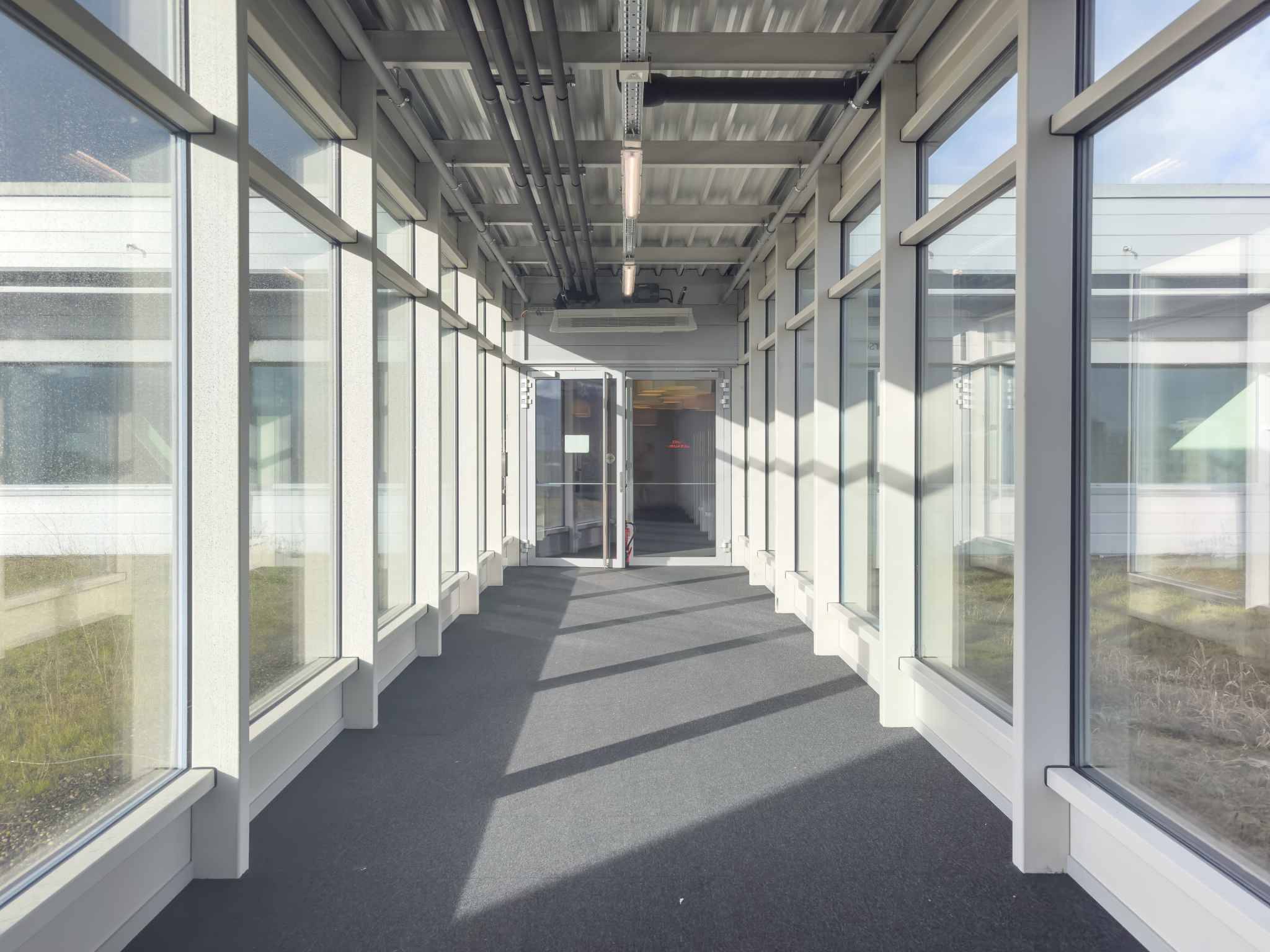 Vernier - Surface de 903 m2 en attique - Immeuble IKEA
