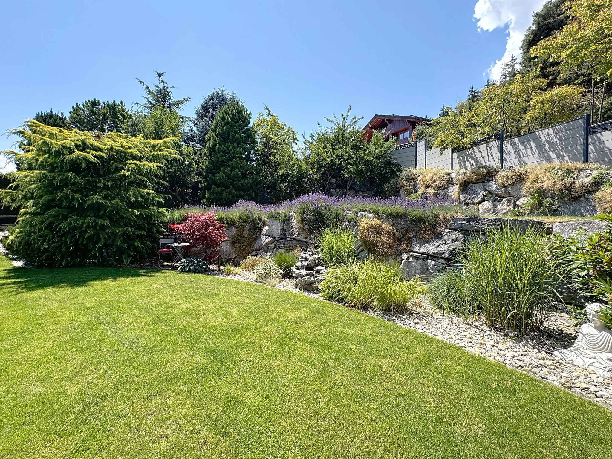 MAGNIFIQUE PROPRIÉTÉ AVEC DÉPENDANCE (MAZOT) ET PISCINE EXTERIEURE