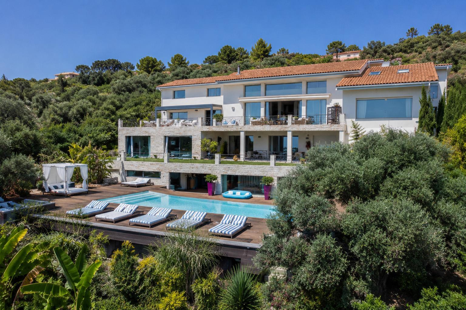 Villa D 'exception Eze vue mer, proche Monaco avec terrain constructible