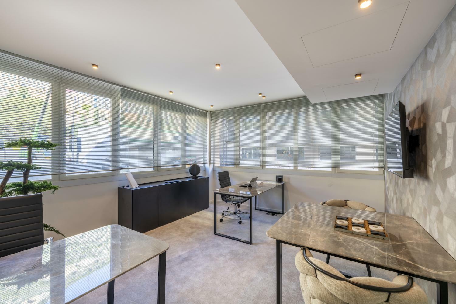 FONTVIEILLE: bureau de 12m2 en location