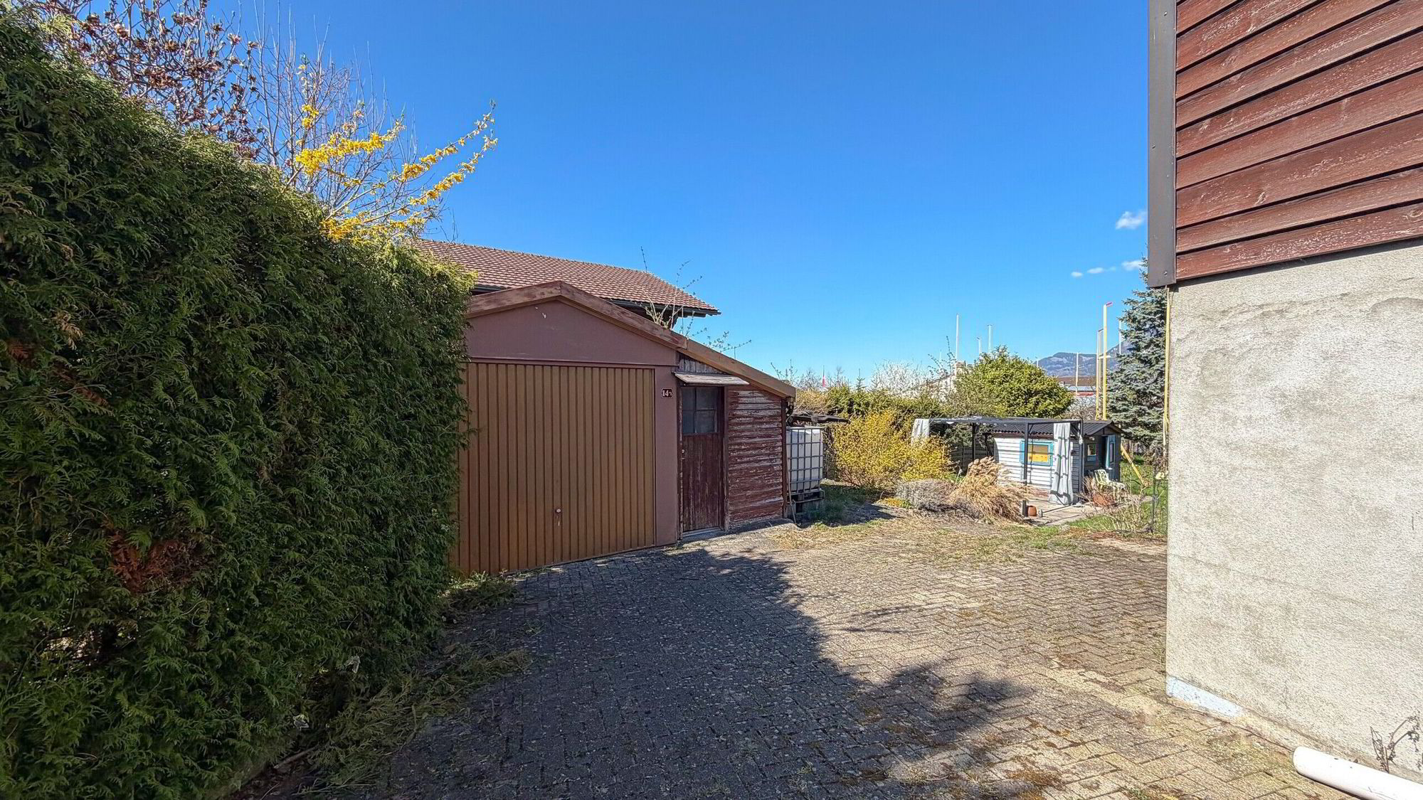 MAISON AVEC 2 LOGEMENTS DISTINCTS, GARAGE ET PLACES DE PARC