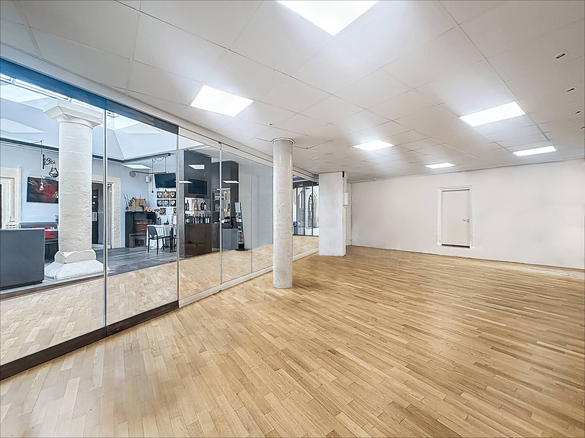 Magnifique arcade de 26 m2 à louer à l'hypercentre de Neuchâtel