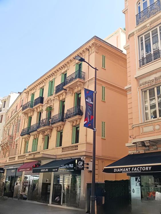 L'Ambassador - Boulevard des Moulins