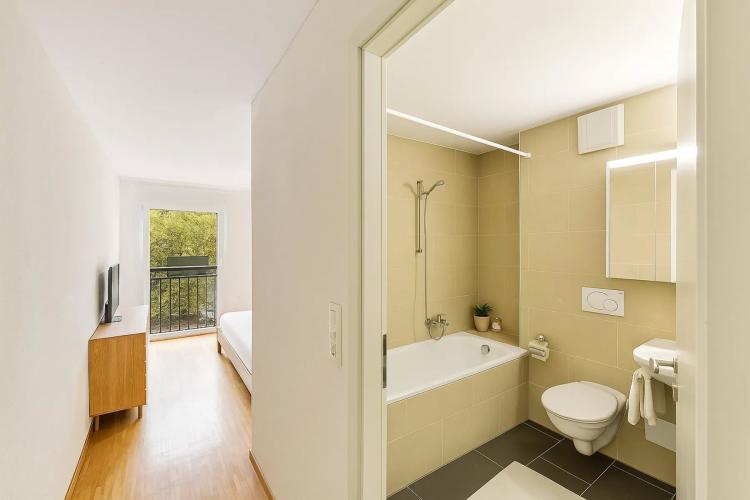 Appartement Traversant De 5,5 Pièces Avec Vue Sur Le Lac