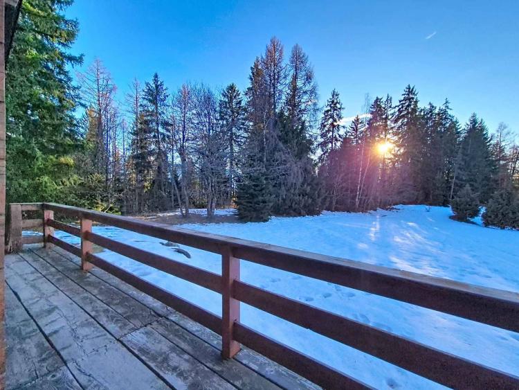 CHARMANT CHALET DE 7.5 PIÈCES AVEC POTENTIEL proche du centre de Crans