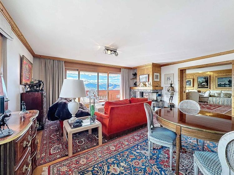 SPLENDIDE APPARTEMENT DE 5.5 PCES AVEC VUE PANORAMIQUE SUR LES ALPES À DEUX PAS DU CENTRE