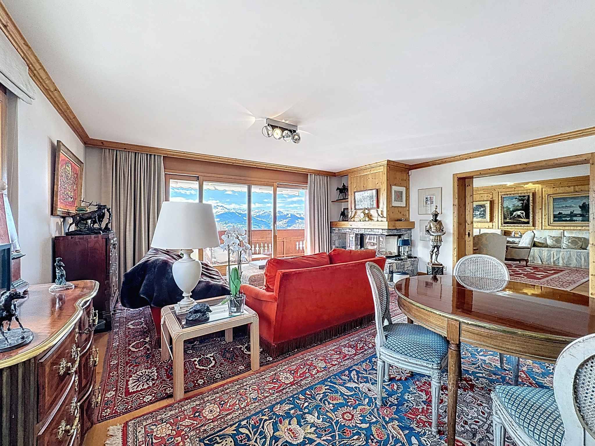 SPLENDIDE APPARTEMENT DE 5.5 PCES AVEC VUE PANORAMIQUE SUR LES ALPES À DEUX PAS DU CENTRE